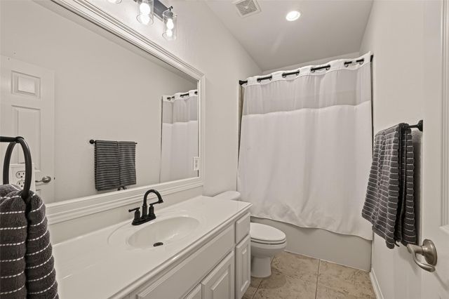 15 Islewood Boulevard, The Woodlands, TX 77380