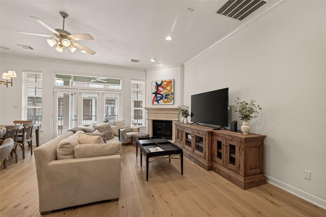 15 Islewood Boulevard, The Woodlands, TX 77380