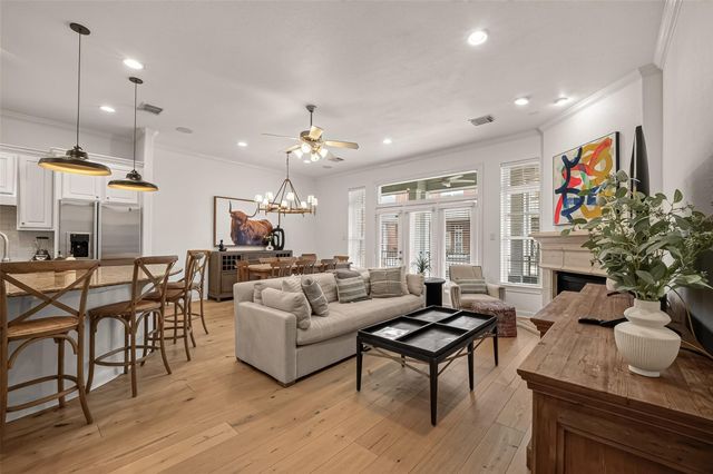 15 Islewood Boulevard, The Woodlands, TX 77380
