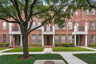 15 Islewood Boulevard, The Woodlands, TX 77380