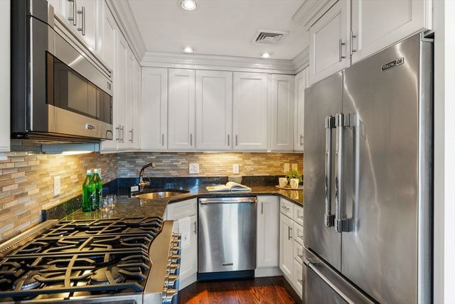 668 Massachusetts Ave 4, Boston, MA 02118