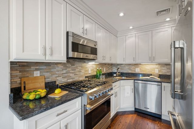 668 Massachusetts Ave 4, Boston, MA 02118