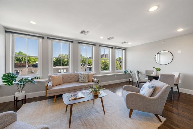668 Massachusetts Ave 4, Boston, MA 02118
