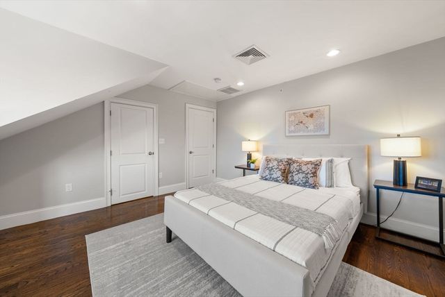 668 Massachusetts Ave 4, Boston, MA 02118