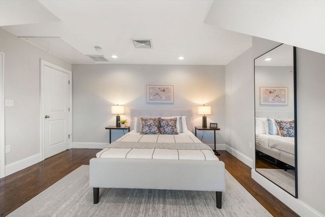 668 Massachusetts Ave 4, Boston, MA 02118