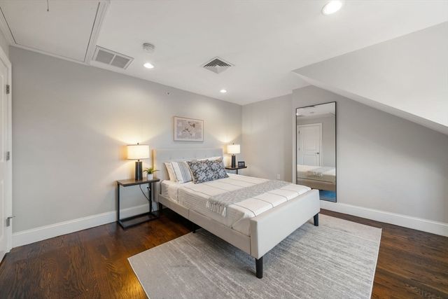 668 Massachusetts Ave 4, Boston, MA 02118