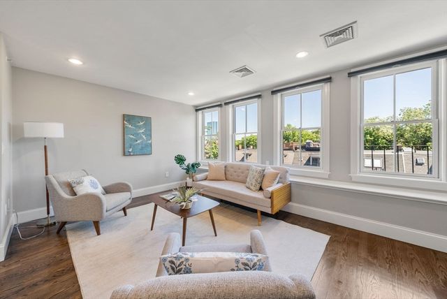 668 Massachusetts Ave 4, Boston, MA 02118