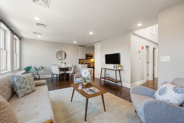 668 Massachusetts Ave 4, Boston, MA 02118