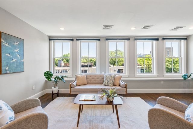 668 Massachusetts Ave 4, Boston, MA 02118