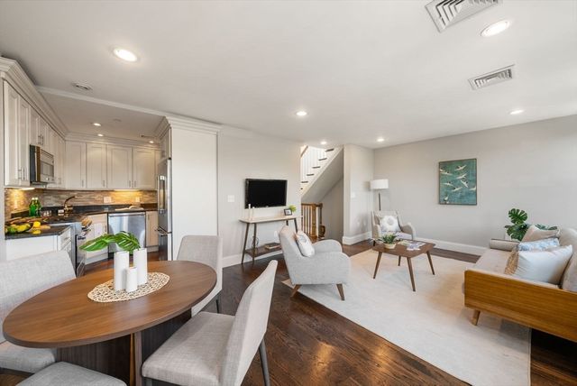 668 Massachusetts Ave 4, Boston, MA 02118