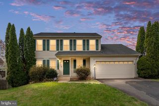 5568 ROUNDTREE DR, Woodbridge, VA 22193