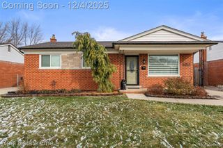 22921 Avon Street, Saint Clair Shores, MI 48082