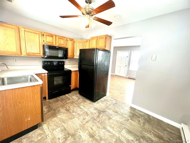 382 County Route 22 1, Middletown, NY 10940