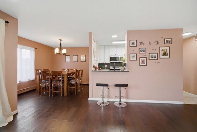 1926 Prairie Square 313, Schaumburg, IL 60173