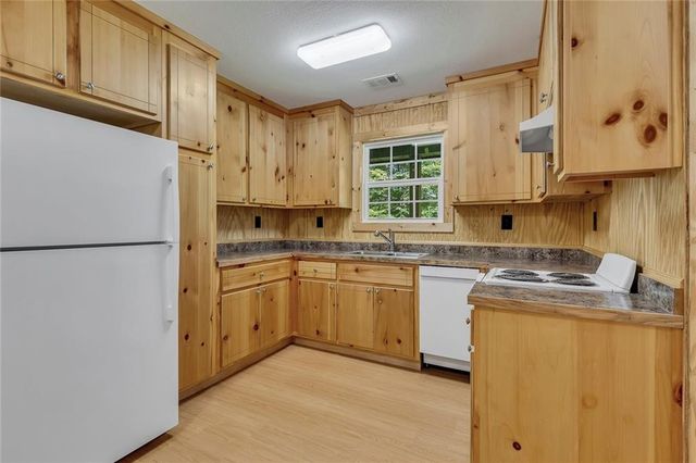 7379 Yukon Road, Talking Rock, GA 30175