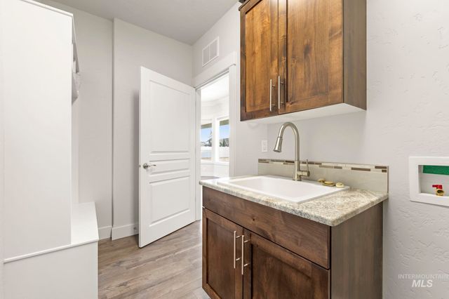 10467 Kaylee Way, Nampa, ID 83687