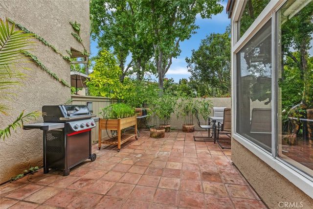 115 Stanford Court 50, Irvine, CA 92612