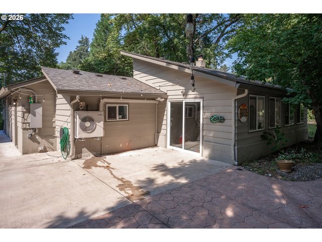 8300 Sw BLAKE St, Tualatin, OR 97062