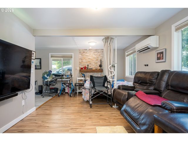 8300 Sw BLAKE St, Tualatin, OR 97062