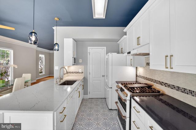 110 ELMCROFT BLVD, Rockville, MD 20850