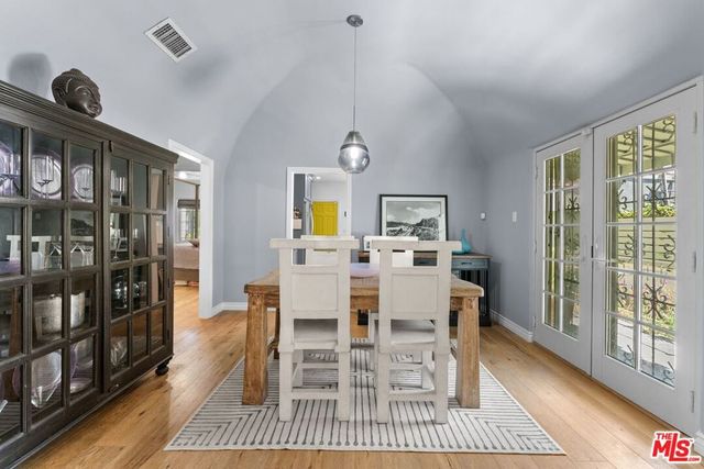 2030 S Redondo Boulevard, Los Angeles, CA 90016