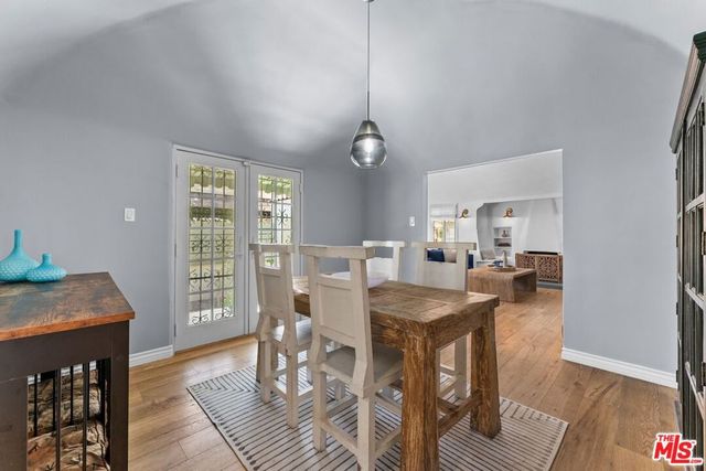 2030 S Redondo Boulevard, Los Angeles, CA 90016