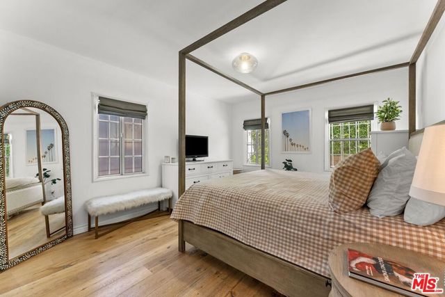 2030 S Redondo Boulevard, Los Angeles, CA 90016