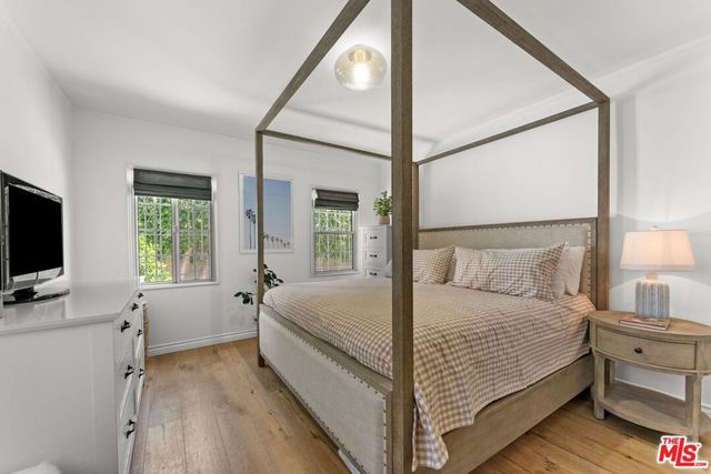 2030 S Redondo Boulevard, Los Angeles, CA 90016