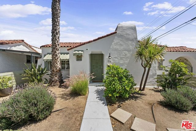 2030 S Redondo Boulevard, Los Angeles, CA 90016