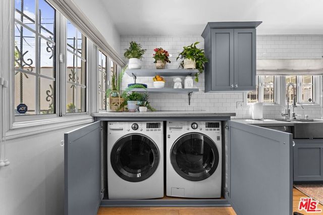 2030 S Redondo Boulevard, Los Angeles, CA 90016