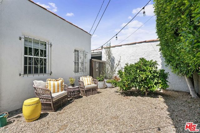 2030 S Redondo Boulevard, Los Angeles, CA 90016