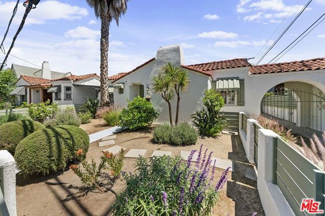 2030 S Redondo Boulevard, Los Angeles, CA 90016