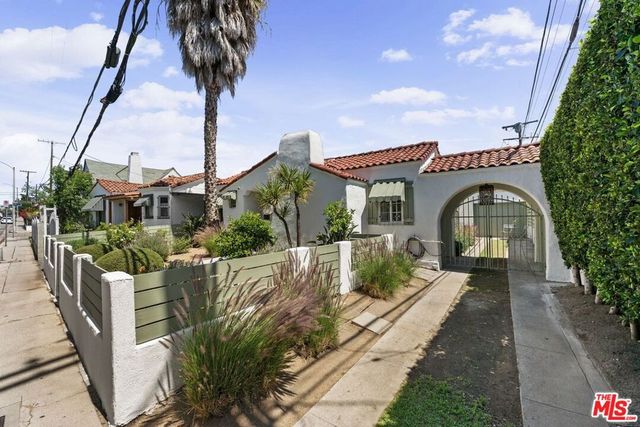 2030 S Redondo Boulevard, Los Angeles, CA 90016