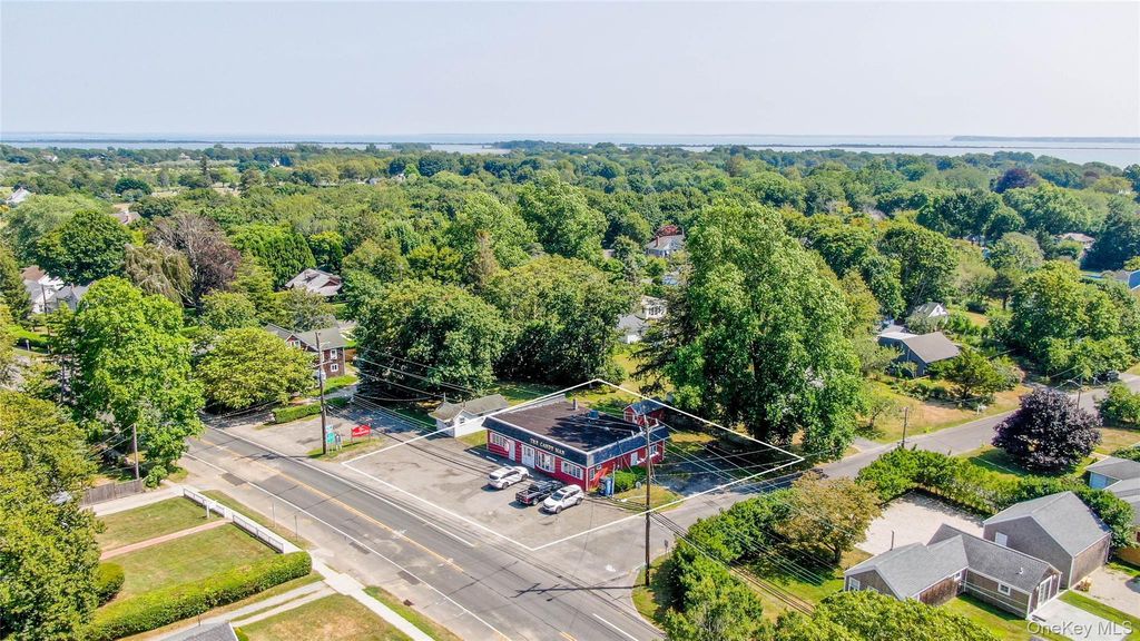 22350 Main Road, Orient, NY 11957