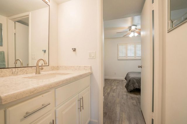 5525 E Thomas Road Unit B7, Phoenix, AZ 85018