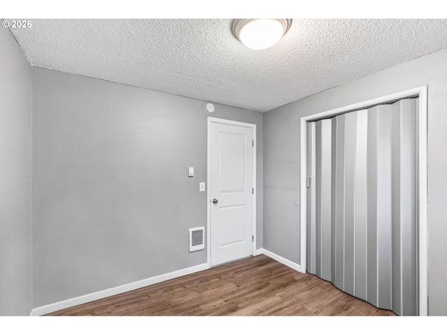 440 N YAMHILL St, Carlton, OR 97111