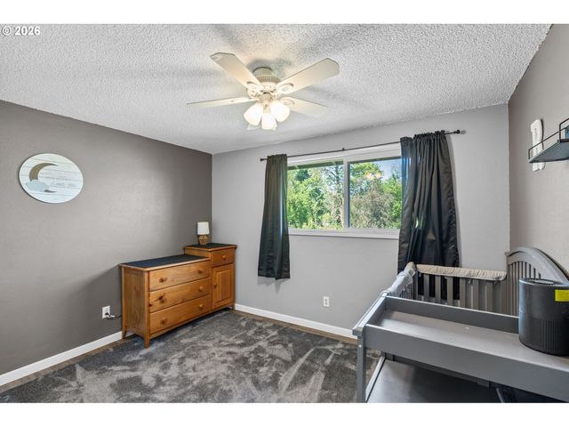 440 N YAMHILL St, Carlton, OR 97111