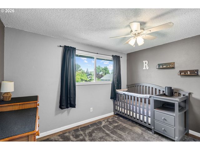 440 N YAMHILL St, Carlton, OR 97111