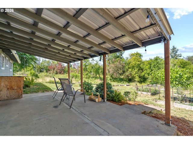 440 N YAMHILL St, Carlton, OR 97111