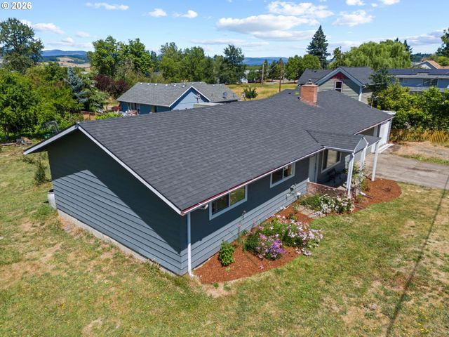 440 N YAMHILL St, Carlton, OR 97111