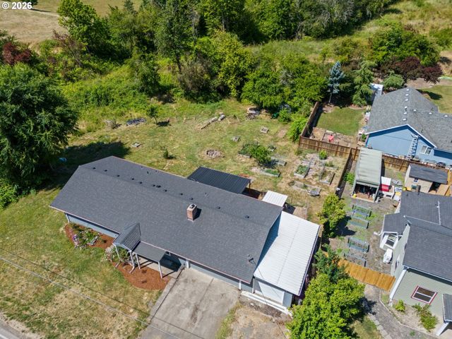 440 N YAMHILL St, Carlton, OR 97111