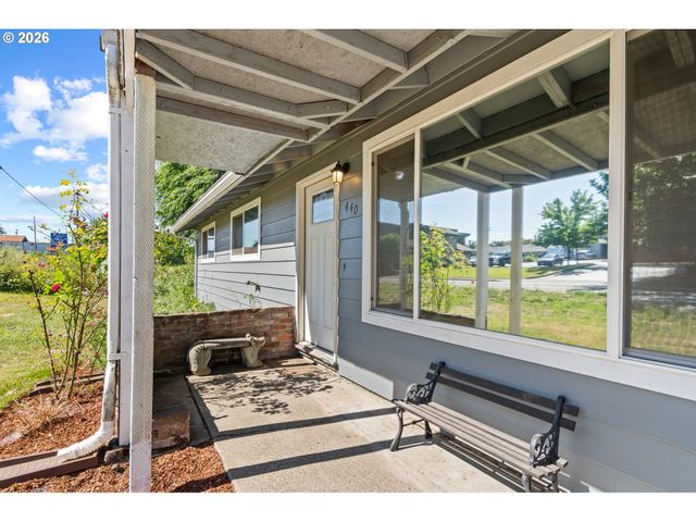 440 N YAMHILL St, Carlton, OR 97111