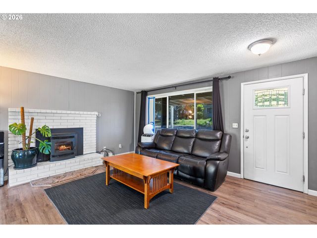 440 N YAMHILL St, Carlton, OR 97111