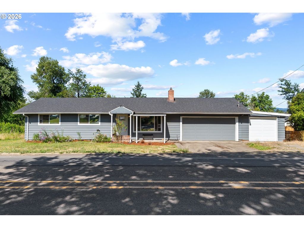 440 N YAMHILL St, Carlton, OR 97111