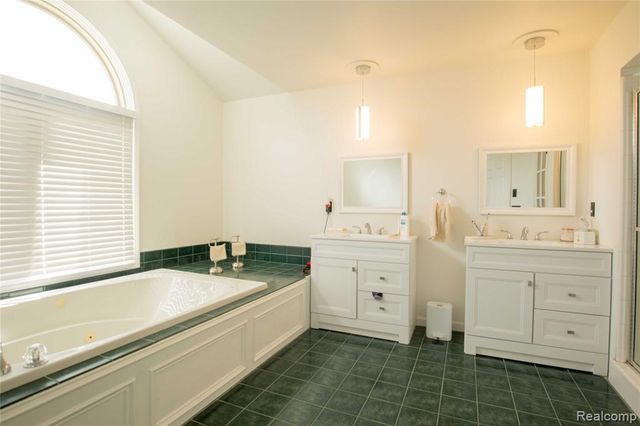 54275 Talon Court, Shelby Twp, MI 48315