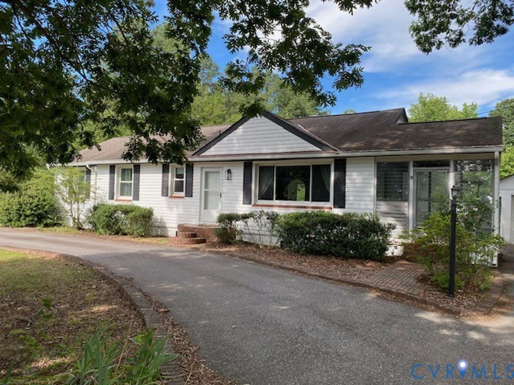 11434 Georgetown Rd, Hanover, VA 23116