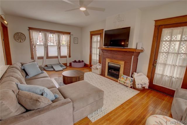 52 Helen Avenue, Hamburg, NY 14219