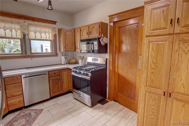 52 Helen Avenue, Hamburg, NY 14219