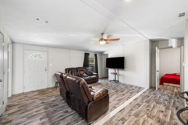 23307 Hickory Shadow, Elmendorf, TX 78112