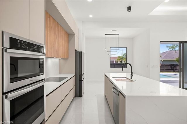 1532 NW 34 PL, Cape Coral, FL 33993